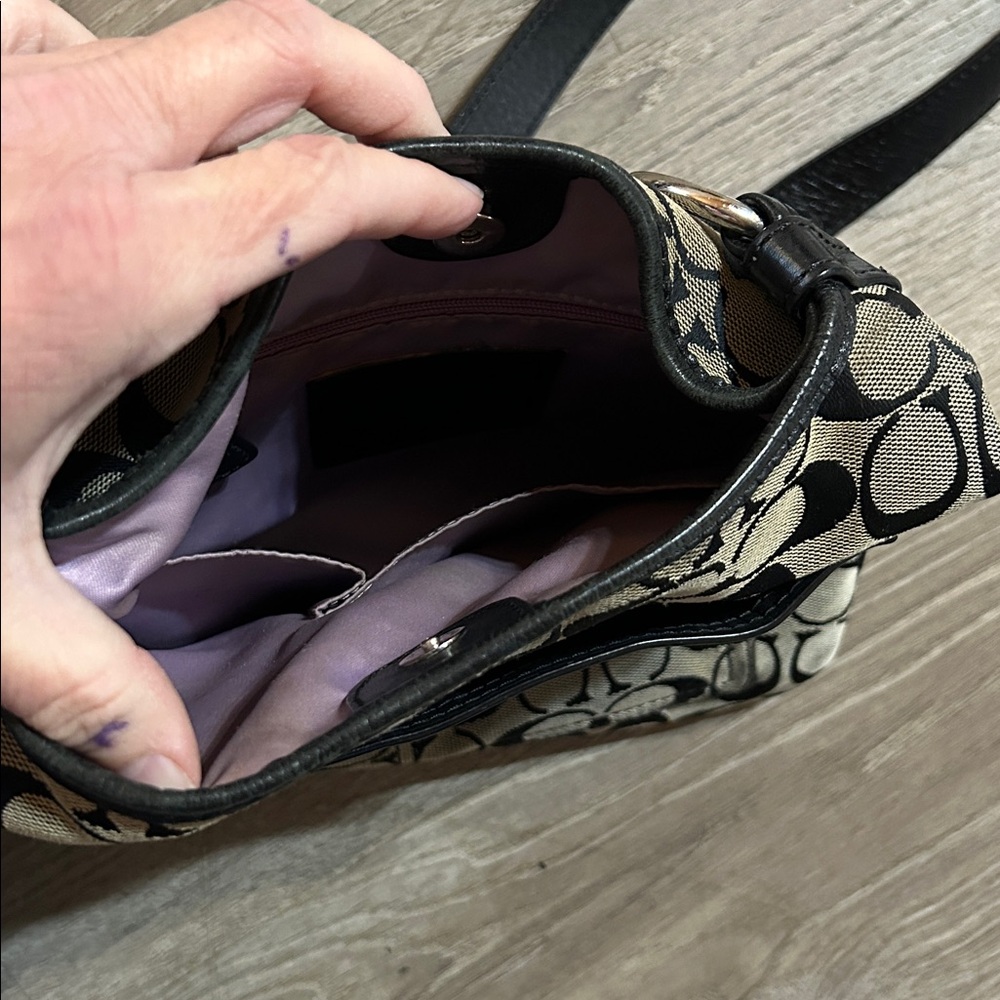 Coach Black and Tan Shoulder Bag Peyton Pocket Signature Tote - Picture 4 of 7